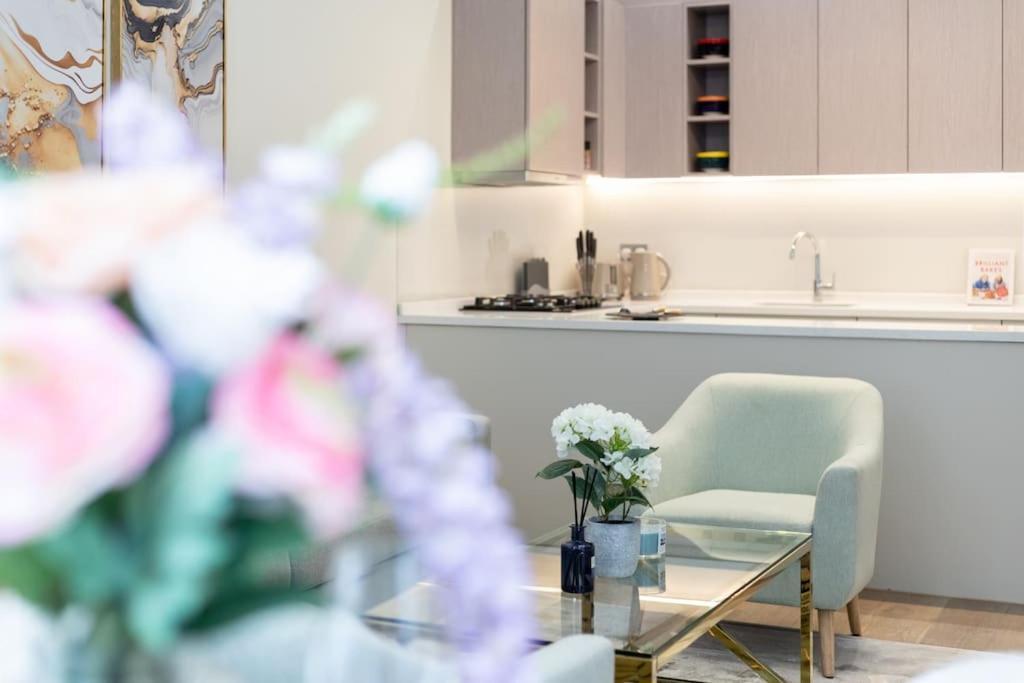 Elegant On The Iconic Gloucester Road London