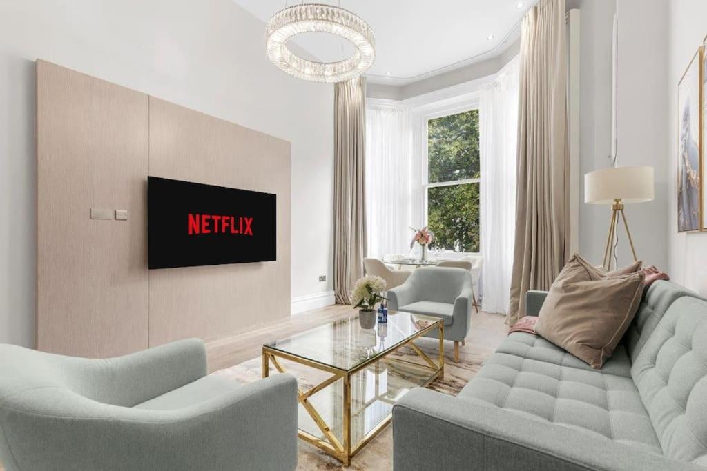Elegant On The Iconic Gloucester Road Apartment