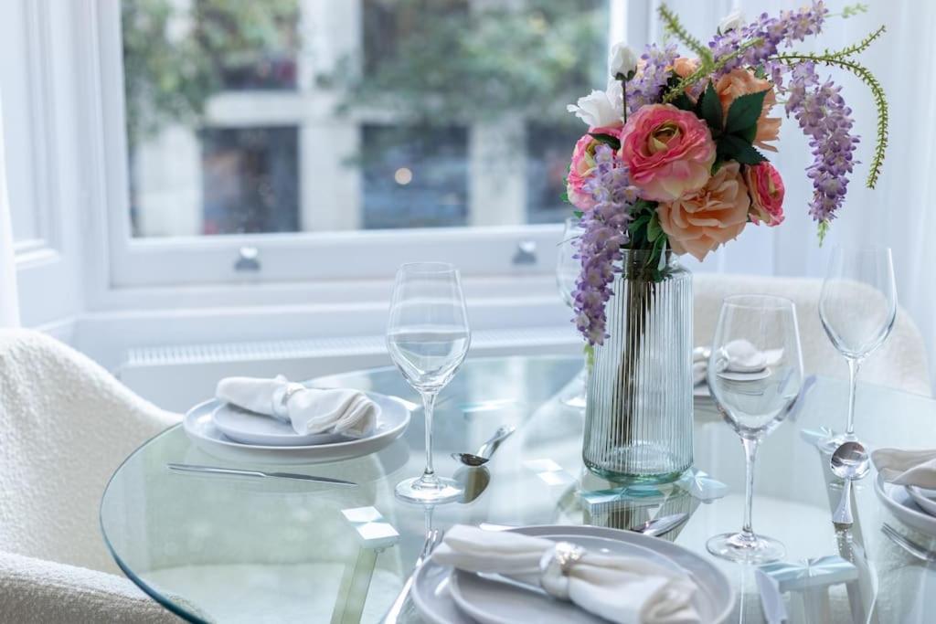 Elegant On The Iconic Gloucester Road *