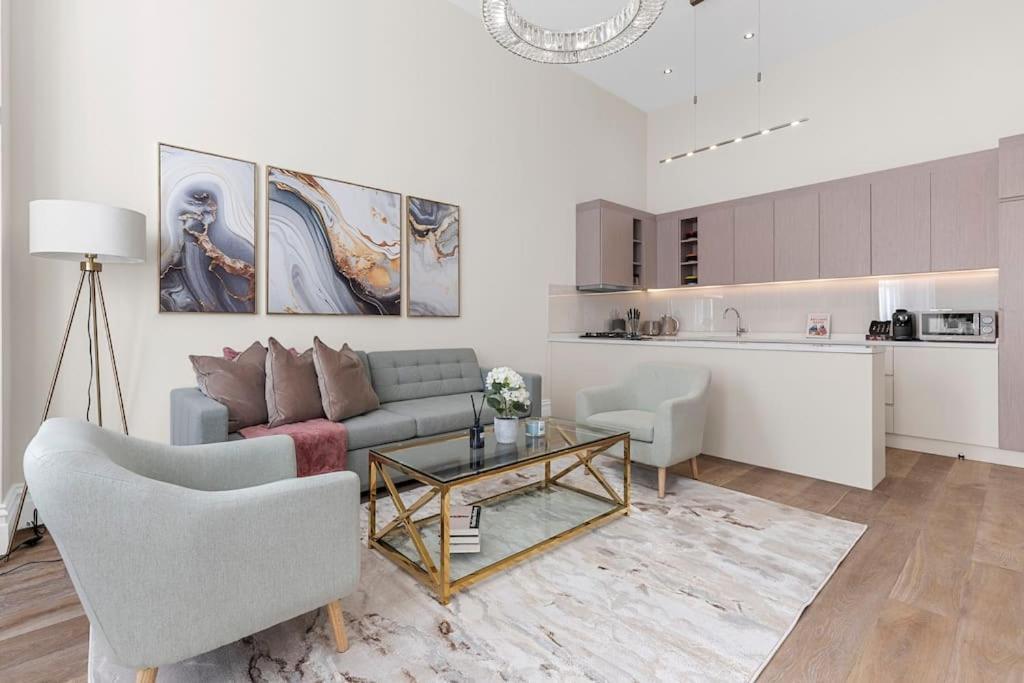 Elegant On The Iconic Gloucester Road London